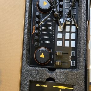 Black Audio Interface with USB-C Cable